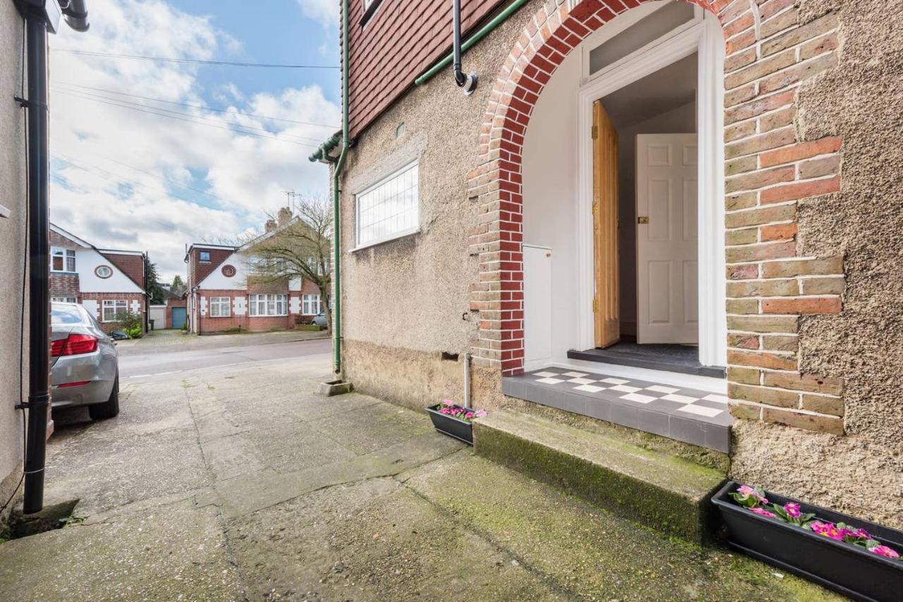 The Bluebird - One Bedroom Apartment In Watford ワトフォード エクステリア 写真